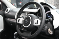 ルノー トゥインゴ ｲﾝﾃﾝｽ ｷｬﾝﾊﾞｽﾄｯﾌﾟ　 1ｵﾅ ﾚｻﾞｰ調×ﾌｧﾌﾞﾘｯｸｼｰﾄ ｼｰﾄﾋｰﾀｰ 純正ﾀｯﾁﾓﾆﾀｰ Bｶﾒﾗ Carplay 純正16ｲﾝﾁAW ﾛｰﾀﾞｳﾝ　2年保証付