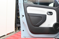 ルノー トゥインゴ ｲﾝﾃﾝｽ ｷｬﾝﾊﾞｽﾄｯﾌﾟ　 1ｵﾅ ﾚｻﾞｰ調×ﾌｧﾌﾞﾘｯｸｼｰﾄ ｼｰﾄﾋｰﾀｰ 純正ﾀｯﾁﾓﾆﾀｰ Bｶﾒﾗ Carplay 純正16ｲﾝﾁAW ﾛｰﾀﾞｳﾝ　2年保証付