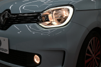 ルノー トゥインゴ ｲﾝﾃﾝｽ ｷｬﾝﾊﾞｽﾄｯﾌﾟ　 1ｵﾅ ﾚｻﾞｰ調×ﾌｧﾌﾞﾘｯｸｼｰﾄ ｼｰﾄﾋｰﾀｰ 純正ﾀｯﾁﾓﾆﾀｰ Bｶﾒﾗ Carplay 純正16ｲﾝﾁAW ﾛｰﾀﾞｳﾝ　2年保証付