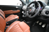 アバルト 595 ｺﾝﾍﾟﾃｨﾂｨｵｰﾈ ｽﾃｨｰﾚ　255台特別仕様車 5MT ﾌﾞﾗｳﾝﾚｻﾞｰｽﾎﾟｰﾂｼｰﾄ 純正ﾀｯﾁｽｸﾘｰﾝ Carplay 17ｲﾝﾁAW ﾚｺｰﾄﾞﾓﾝﾂｧ ﾌﾞﾚﾝﾎﾞﾚｯﾄﾞｷｬﾘﾊﾟｰ　2年保証付