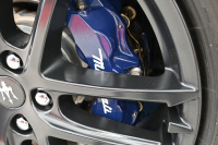 マセラティ グランツーリズモ ｽﾎﾟｰﾂ MCｵｰﾄｼﾌﾄ　ｱﾙｶﾝﾀｰﾗPKG ﾃﾞｨｰﾌﾟﾌﾞﾙｰｱﾙｶﾝﾀｰﾗ×黒革ｼｰﾄ&ｶｰﾎﾞﾝｲﾝﾃﾘｱﾄﾘﾑ  純正ﾅﾋﾞTV Bｶﾒﾗ ｱﾙｶﾝﾀｰﾗ×本革ｽﾃｱ&ﾊﾟﾄﾞﾙｼﾌﾄ 20ｲﾝﾁMCﾏｯﾄｸﾞﾗﾌｧｲﾄﾘﾑAW ﾌﾞﾙｰｷｬﾘﾊﾟｰ　2年保証付