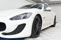 マセラティ グランツーリズモ ｽﾎﾟｰﾂ MCｵｰﾄｼﾌﾄ　ｱﾙｶﾝﾀｰﾗPKG ﾃﾞｨｰﾌﾟﾌﾞﾙｰｱﾙｶﾝﾀｰﾗ×黒革ｼｰﾄ&ｶｰﾎﾞﾝｲﾝﾃﾘｱﾄﾘﾑ  純正ﾅﾋﾞTV Bｶﾒﾗ ｱﾙｶﾝﾀｰﾗ×本革ｽﾃｱ&ﾊﾟﾄﾞﾙｼﾌﾄ 20ｲﾝﾁMCﾏｯﾄｸﾞﾗﾌｧｲﾄﾘﾑAW ﾌﾞﾙｰｷｬﾘﾊﾟｰ　2年保証付