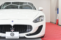 マセラティ グランツーリズモ ｽﾎﾟｰﾂ MCｵｰﾄｼﾌﾄ　ｱﾙｶﾝﾀｰﾗPKG ﾃﾞｨｰﾌﾟﾌﾞﾙｰｱﾙｶﾝﾀｰﾗ×黒革ｼｰﾄ&ｶｰﾎﾞﾝｲﾝﾃﾘｱﾄﾘﾑ  純正ﾅﾋﾞTV Bｶﾒﾗ ｱﾙｶﾝﾀｰﾗ×本革ｽﾃｱ&ﾊﾟﾄﾞﾙｼﾌﾄ 20ｲﾝﾁMCﾏｯﾄｸﾞﾗﾌｧｲﾄﾘﾑAW ﾌﾞﾙｰｷｬﾘﾊﾟｰ　2年保証付