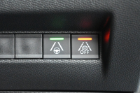 プジョー 2008 GT　ACC Pｽﾀ ECO ﾊｰﾌ革 ﾊﾟﾉﾗﾏSR 純正ﾀｯﾁｽｸﾘｰﾝ Carplay Bｶﾒﾗ 純正17ｲﾝﾁAW ADVｸﾞﾘｯﾌﾟｺﾝﾄﾛｰﾙ LEDﾗｲﾄ　2年保証付