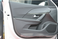 プジョー 2008 GT　ACC Pｽﾀ ECO ﾊｰﾌ革 ﾊﾟﾉﾗﾏSR 純正ﾀｯﾁｽｸﾘｰﾝ Carplay Bｶﾒﾗ 純正17ｲﾝﾁAW ADVｸﾞﾘｯﾌﾟｺﾝﾄﾛｰﾙ LEDﾗｲﾄ　2年保証付