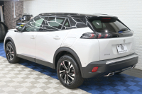 プジョー 2008 GT　ACC Pｽﾀ ECO ﾊｰﾌ革 ﾊﾟﾉﾗﾏSR 純正ﾀｯﾁｽｸﾘｰﾝ Carplay Bｶﾒﾗ 純正17ｲﾝﾁAW ADVｸﾞﾘｯﾌﾟｺﾝﾄﾛｰﾙ LEDﾗｲﾄ　2年保証付