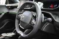 プジョー 2008 GT　ACC Pｽﾀ ECO ﾊｰﾌ革 ﾊﾟﾉﾗﾏSR 純正ﾀｯﾁｽｸﾘｰﾝ Carplay Bｶﾒﾗ 純正17ｲﾝﾁAW ADVｸﾞﾘｯﾌﾟｺﾝﾄﾛｰﾙ LEDﾗｲﾄ　2年保証付