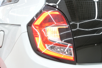 ルノー トゥインゴ ｲﾝﾃﾝｽ　5MT ECO機能 ｸﾙｺﾝ LDW 黒/白ﾚｻﾞｰ調×ﾌｧﾌﾞﾘｯｸｼｰﾄ 純正ﾀｯﾁｽｸﾘｰﾝ Carplay Bｶﾒﾗ 16ｲﾝﾁｱﾛｲﾎｲｰﾙ ﾌﾞﾗﾝｲﾝﾃﾘｱ　2年保証付