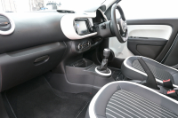 ルノー トゥインゴ ｲﾝﾃﾝｽ　5MT ECO機能 ｸﾙｺﾝ LDW 黒/白ﾚｻﾞｰ調×ﾌｧﾌﾞﾘｯｸｼｰﾄ 純正ﾀｯﾁｽｸﾘｰﾝ Carplay Bｶﾒﾗ 16ｲﾝﾁｱﾛｲﾎｲｰﾙ ﾌﾞﾗﾝｲﾝﾃﾘｱ　2年保証付