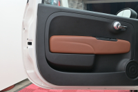 アバルト 595 595ｺﾝﾍﾟﾃｨﾂｨｵｰﾈ　正規D車 左H 5速MT Sabeltｽﾎﾟｰﾂｼｰﾄ(ﾌﾞﾗｳﾝ) Uconnectﾌﾟﾚｰﾔｰ Carplay/AndroidAuto 17ｲﾝﾁAW ﾚｯﾄﾞｷｬﾘﾊﾟｰ ﾚｺｰﾄﾞﾓﾝﾂｧ　2年保証付