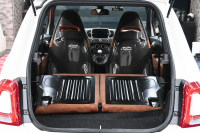 アバルト 595 595ｺﾝﾍﾟﾃｨﾂｨｵｰﾈ　正規D車 左H 5速MT Sabeltｽﾎﾟｰﾂｼｰﾄ(ﾌﾞﾗｳﾝ) Uconnectﾌﾟﾚｰﾔｰ Carplay/AndroidAuto 17ｲﾝﾁAW ﾚｯﾄﾞｷｬﾘﾊﾟｰ ﾚｺｰﾄﾞﾓﾝﾂｧ　2年保証付