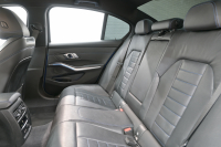 BMW 3シリーズ 320i ｽﾎﾟｰﾂ ﾃﾞﾋﾞｭｰ&ｺﾝﾌｫｰﾄP　ACC ｳﾞｧｰﾈｽｶﾚｻﾞｰ 純正HDDﾅﾋﾞ Carplay Bｶﾒﾗ Mｴｱﾛ&19ｲﾝﾁAW 自動ﾄﾗﾝｸ ﾜｲﾔﾚｽﾁｬｰｼﾞ　2年保証付