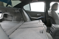 BMW 3シリーズ 320i ｽﾎﾟｰﾂ ﾃﾞﾋﾞｭｰ&ｺﾝﾌｫｰﾄP　ACC ｳﾞｧｰﾈｽｶﾚｻﾞｰ 純正HDDﾅﾋﾞ Carplay Bｶﾒﾗ Mｴｱﾛ&19ｲﾝﾁAW 自動ﾄﾗﾝｸ ﾜｲﾔﾚｽﾁｬｰｼﾞ　2年保証付