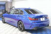 BMW 3シリーズ 320i ｽﾎﾟｰﾂ ﾃﾞﾋﾞｭｰ&ｺﾝﾌｫｰﾄP　ACC ｳﾞｧｰﾈｽｶﾚｻﾞｰ 純正HDDﾅﾋﾞ Carplay Bｶﾒﾗ Mｴｱﾛ&19ｲﾝﾁAW 自動ﾄﾗﾝｸ ﾜｲﾔﾚｽﾁｬｰｼﾞ　2年保証付