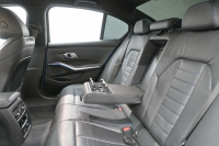 BMW 3シリーズ 320i ｽﾎﾟｰﾂ ﾃﾞﾋﾞｭｰ&ｺﾝﾌｫｰﾄP　ACC ｳﾞｧｰﾈｽｶﾚｻﾞｰ 純正HDDﾅﾋﾞ Carplay Bｶﾒﾗ Mｴｱﾛ&19ｲﾝﾁAW 自動ﾄﾗﾝｸ ﾜｲﾔﾚｽﾁｬｰｼﾞ　2年保証付