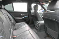 BMW 3シリーズ 320i ｽﾎﾟｰﾂ ﾃﾞﾋﾞｭｰ&ｺﾝﾌｫｰﾄP　ACC ｳﾞｧｰﾈｽｶﾚｻﾞｰ 純正HDDﾅﾋﾞ Carplay Bｶﾒﾗ Mｴｱﾛ&19ｲﾝﾁAW 自動ﾄﾗﾝｸ ﾜｲﾔﾚｽﾁｬｰｼﾞ　2年保証付