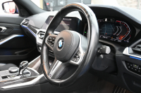 BMW 3シリーズ 320i ｽﾎﾟｰﾂ ﾃﾞﾋﾞｭｰ&ｺﾝﾌｫｰﾄP　ACC ｳﾞｧｰﾈｽｶﾚｻﾞｰ 純正HDDﾅﾋﾞ Carplay Bｶﾒﾗ Mｴｱﾛ&19ｲﾝﾁAW 自動ﾄﾗﾝｸ ﾜｲﾔﾚｽﾁｬｰｼﾞ　2年保証付