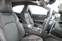 マセラティ ギブリ S ｸﾞﾗﾝｽﾎﾟｰﾂ ﾈﾘｯｼﾓPKG　ACC BSM 黒革 8.4ｲﾝﾁMTC+ TV CarPlay 360ｶﾒﾗ ｳﾗｰﾉ20ｲﾝﾁAW ﾊﾟﾄﾞﾙｼﾌﾄ harman/kardon　2年保証付