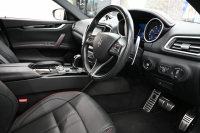 マセラティ ギブリ S ｸﾞﾗﾝｽﾎﾟｰﾂ ﾈﾘｯｼﾓPKG　ACC BSM 黒革 8.4ｲﾝﾁMTC+ TV CarPlay 360ｶﾒﾗ ｳﾗｰﾉ20ｲﾝﾁAW ﾊﾟﾄﾞﾙｼﾌﾄ harman/kardon　2年保証付