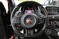 アバルト 595 ｺﾝﾍﾟﾃｨﾂｨｵｰﾈ　正規D車 左H 5速MT Sabeltｽﾎﾟｰﾂｼｰﾄ Uconnectﾌﾟﾚｰﾔｰ Carplay/AndroidAuto 17ｲﾝﾁAW ﾚｯﾄﾞｷｬﾘﾊﾟｰ ﾚｺｰﾄﾞﾓﾝﾂｧ　2年保証付