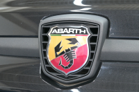 アバルト 595 ｺﾝﾍﾟﾃｨﾂｨｵｰﾈ　正規D車 左H 5速MT Sabeltｽﾎﾟｰﾂｼｰﾄ Uconnectﾌﾟﾚｰﾔｰ Carplay/AndroidAuto 17ｲﾝﾁAW ﾚｯﾄﾞｷｬﾘﾊﾟｰ ﾚｺｰﾄﾞﾓﾝﾂｧ　2年保証付