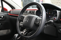 シトロエン C3 ｼｬｲﾝ　1ｵｰﾅｰ Pｽﾀ ECO ｸﾙｺﾝ ｱｸﾃｨﾌﾞｾｰﾌﾃｨﾌﾞﾚｰｷ LDW BSM ﾌｧﾌﾞﾘｯｸｼｰﾄ 7ｲﾝﾁﾀｯﾁｽｸﾘｰﾝ CarPlay 16ｲﾝﾁAW ﾊﾞｲﾄｰﾝﾙｰﾌ　2年保証付