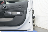 シトロエン C3 ｼｬｲﾝ　1ｵｰﾅｰ Pｽﾀ ECO ｸﾙｺﾝ ｱｸﾃｨﾌﾞｾｰﾌﾃｨﾌﾞﾚｰｷ LDW BSM ﾌｧﾌﾞﾘｯｸｼｰﾄ 7ｲﾝﾁﾀｯﾁｽｸﾘｰﾝ CarPlay 16ｲﾝﾁAW ﾊﾞｲﾄｰﾝﾙｰﾌ　2年保証付