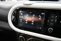 ルノー トゥインゴ ﾊﾞｲﾌﾞｽ　特別仕様車 1ｵｰﾅｰ ECO機能 ｸﾙｺﾝ 専用ﾚｻﾞｰ調×ﾌｧﾌﾞﾘｯｸｼｰﾄ ｼｰﾄﾋｰﾀｰ 純正ﾀｯﾁｽｸﾘｰﾝ CarPlay Bｶﾒﾗ 16ｲﾝﾁｱﾛｲﾎｲｰﾙ ｵﾚﾝｼﾞ内装ﾄﾘﾑ　2年保証付