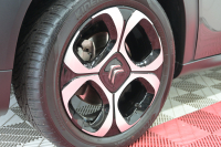 シトロエン C3 ｴｱｸﾛｽSUV ｼｬｲﾝﾊﾟｯｹｰｼﾞ　ﾌｧﾌﾞﾘｯｸｼｰﾄ ﾊﾟﾉﾗﾏSR ｸﾙｺﾝ 純正7ｲﾝﾁﾀｯﾁｽｸﾘｰﾝ CarPlay Bｶﾒﾗ 純正17ｲﾝﾁAW LEDﾗｲﾄ ｱｸﾃｨﾌﾞｾｰﾌﾃｨﾌﾞﾚｰｷ　2年保証付