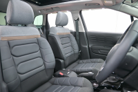 シトロエン C3 ｴｱｸﾛｽSUV ｼｬｲﾝPKG　後期ﾓﾃﾞﾙ 1ｵﾅ ﾚｻﾞｰ×ﾌｧﾌﾞﾘｯｸｺﾝﾋﾞﾚｻﾞｰｼｰﾄ ｸﾙｺﾝ 純正7ｲﾝﾁﾀｯﾁｽｸﾘｰﾝ CarPlay Bｶﾒﾗ 純正17ｲﾝﾁAW LEDﾗｲﾄ ｱｸﾃｨﾌﾞｾｰﾌﾃｨﾌﾞﾚｰｷ　2年保証付