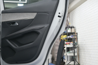 プジョー 3008 GT HYBRID4　ACC Pｽﾀ ECO ﾊｰﾌ革 ﾏｯｻｰｼﾞ機能 ﾊﾟﾉﾗﾏR ﾅﾋﾞTV 8ｲﾝﾁﾀｯﾁｽｸﾘｰﾝ AppleCarPlay 自動ﾃｰﾙｹﾞｰﾄ BSM LKA 純正18ｲﾝﾁAW　2年保証付