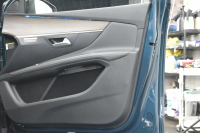 プジョー 3008 GT HYBRID4 ﾚｻﾞｰPKG　1ｵｰﾅｰ ACC Pｽﾀ ECO 黒本革 ﾏｯｻｰｼﾞ機能 ﾊﾟﾉﾗﾏR 8ｲﾝﾁﾀｯﾁｽｸﾘｰﾝ AppleCarPlay 自動ﾃｰﾙｹﾞｰﾄ BSM LKA 純正18ｲﾝﾁAW　2年保証付