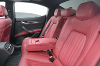 マセラティ ギブリ 3.0　ﾌﾙﾅﾁｭﾗﾙﾚｻﾞｰ赤革 ｻﾝﾙｰﾌ 赤×黒ﾚｻﾞｰｲﾝﾃﾘｱ ﾗﾃﾞｨｶｳｯﾄﾞｲﾝﾃﾘｱ 純正ﾅﾋﾞTV Bｶﾒﾗ 本革ｽﾃｱ ｳﾗｰﾉ19AW ｼﾌﾄﾊﾟﾄﾞﾙ　2年保証付