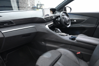 プジョー 5008 GTﾗｲﾝ ﾌﾞﾙｰHDi　ACC Pｽﾀ ECO BSM ﾊｰﾌﾚｻﾞｰ ﾏｯｻｰｼﾞ機能 純正ﾀｯﾁｽｸﾘｰﾝﾅﾋﾞ ﾌﾙｾｸﾞ CarPlay BTｵｰﾃﾞｨｵ&TEL 純正18ｲﾝﾁAW　2年保証付