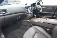 マセラティ ギブリ S ﾄﾞﾗｲﾊﾞｰｱｼｽﾀﾝｽPKG　ACC BSM 黒革 8.4ｲﾝﾁMTC+ TV CarPlay 360ｶﾒﾗ ｳﾗｰﾉ20ｲﾝﾁAW ﾊﾟﾄﾞﾙｼﾌﾄ ｵｰﾄﾄﾗﾝｸ　2年保証付