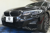 BMW 3シリーズ 320d XDrive MｽﾎﾟｰﾂPKG　ｲﾝﾃﾘS ACC LKA LCA ｽﾃｱﾘﾝｸﾞA ﾊｰﾌ革 純正ﾅﾋﾞ BTｵｰﾃﾞｨｵ&TEL 360ｶﾒﾗ Carplay Mｴｱﾛ&18ｲﾝﾁAW LED 2年保証付