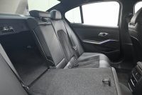 BMW 3シリーズ 320d XDrive MｽﾎﾟｰﾂPKG　ｲﾝﾃﾘS ACC LKA LCA ｽﾃｱﾘﾝｸﾞA ﾊｰﾌ革 純正ﾅﾋﾞ BTｵｰﾃﾞｨｵ&TEL 360ｶﾒﾗ Carplay Mｴｱﾛ&18ｲﾝﾁAW LED 2年保証付