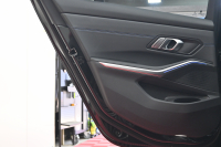 BMW 3シリーズ 320d XDrive MｽﾎﾟｰﾂPKG　ｲﾝﾃﾘS ACC LKA LCA ｽﾃｱﾘﾝｸﾞA ﾊｰﾌ革 純正ﾅﾋﾞ BTｵｰﾃﾞｨｵ&TEL 360ｶﾒﾗ Carplay Mｴｱﾛ&18ｲﾝﾁAW LED 2年保証付