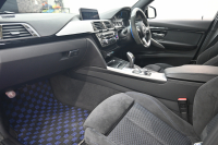 BMW 3シリーズ 320d ﾂｰﾘﾝｸﾞ Mｽﾎﾟｰﾂ　ACC ﾄﾞﾗｲﾋﾞﾝｸﾞｱｼｽﾄ LCW ｽﾎﾟｰﾂｼｰﾄ iDriveHDDﾅﾋﾞ BTｵｰﾃﾞｨｵ&TEL Bｶﾒﾗ 3Dﾃﾞｻﾞｲﾝ車高調&19ｲﾝﾁAW 柿本ﾏﾌﾗｰ LEDﾗｲﾄ　2年保証付