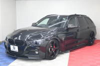 BMW 3シリーズ 320d ﾂｰﾘﾝｸﾞ Mｽﾎﾟｰﾂ　ACC ﾄﾞﾗｲﾋﾞﾝｸﾞｱｼｽﾄ LCW ｽﾎﾟｰﾂｼｰﾄ iDriveHDDﾅﾋﾞ BTｵｰﾃﾞｨｵ&TEL Bｶﾒﾗ 3Dﾃﾞｻﾞｲﾝ車高調&19ｲﾝﾁAW 柿本ﾏﾌﾗｰ LEDﾗｲﾄ　2年保証付