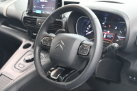 シトロエン ベルランゴ ﾄﾘｺ　1ｵｰﾅｰ 特別仕様車 Pｽﾀ ﾊﾟｰｷﾝｸﾞｾﾝｻｰ BSM ﾊﾟﾉﾗﾏR ﾌｧﾌﾞﾘｯｸｼｰﾄ 純正ﾅﾋﾞTV CarPlay ｱﾝﾋﾞｴﾝｽﾗｲﾄ 純正16AW　2年保証付