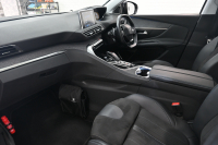 プジョー 3008 ｸﾛｽｼﾃｨ　1ｵｰﾅｰ 特別仕様車 ACC ﾊｰﾌ革 ﾊﾟﾉﾗﾏSR 純正ﾀｯﾁｽｸﾘｰﾝ ﾅﾋﾞTV ﾌﾙｾｸﾞ CarPlay ADVｺﾝﾄﾛｰﾙ 純正18ｲﾝﾁAW LEDﾗｲﾄ ｱｸﾃｨﾌﾞｾｰﾌﾃｨﾌﾞﾚｰｷ　2年保証付