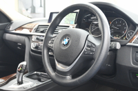 BMW 3シリーズ 320d ﾂｰﾘﾝｸﾞ ﾗｸﾞｼﾞｭｱﾘｰ　後期ﾓﾃﾞﾙ ACC 黒革 純正HDDﾅﾋﾞ Bｶﾒﾗ 17ｲﾝﾁAW ｵｰﾄﾃｰﾙｹﾞｰﾄ LEDﾍｯﾄﾞﾗｲﾄ　2年保証付