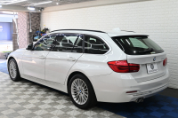 BMW 3シリーズ 320d ﾂｰﾘﾝｸﾞ ﾗｸﾞｼﾞｭｱﾘｰ　後期ﾓﾃﾞﾙ ACC 黒革 純正HDDﾅﾋﾞ Bｶﾒﾗ 17ｲﾝﾁAW ｵｰﾄﾃｰﾙｹﾞｰﾄ LEDﾍｯﾄﾞﾗｲﾄ　2年保証付