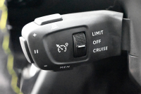 プジョー 2008 GT　Pｽﾀ ACC ECO ﾊｰﾌ革 ﾊﾟﾉﾗﾏSR 純正ﾀｯﾁｽｸﾘｰﾝ ﾅﾋﾞTV CarPlay Bｶﾒﾗ 純正17ｲﾝﾁAW LEDﾗｲﾄ ｱｸﾃｨﾌﾞｾｰﾌﾃｨﾌﾞﾚｰｷ　2年保証付