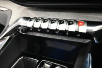 プジョー 3008 3008 GT　1ｵｰﾅｰ 後期ﾓﾃﾞﾙ ACC LKA ﾊｰﾌ革 ﾊﾟﾉﾗﾏSR 純正ﾀｯﾁｽｸﾘｰﾝ CarPlay Bｶﾒﾗ 前後ｺｰﾅｰｾﾝｻｰ 純正18ｲﾝﾁAW LEDﾗｲﾄ　新車保証継承可