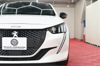 プジョー 208 GT　ACC LPA LKA BSM Pｽﾀ ECO ﾊｰﾌﾚｻﾞｰ 7ｲﾝﾁﾀｯﾁｽｸﾘｰﾝ CarPlay ﾅﾋﾞTV ﾌﾙｾｸﾞ Bｶﾒﾗ 17ｲﾝﾁAW ﾌﾙLEDﾗｲﾄ　2年保証付