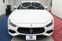 マセラティ ギブリ ｸﾞﾗﾝｽﾎﾟｰﾂ ﾄﾞﾗｲﾊﾞｰｽﾞｱｼｽﾀﾝｽ&ﾂｰﾘﾝｸﾞP　後期 ACC BSM LKA 赤革 ｻﾝﾙｰﾌ 8.4ｲﾝﾁMTC+ CarPlay 自動ﾄﾗﾝｸ 20ｲﾝﾁｳﾗｰﾉAW ｽｶｲﾌｯｸｻｽ LED　2年保証付