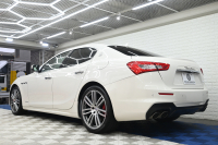 マセラティ ギブリ ｸﾞﾗﾝｽﾎﾟｰﾂ ﾄﾞﾗｲﾊﾞｰｽﾞｱｼｽﾀﾝｽ&ﾂｰﾘﾝｸﾞP　後期 ACC BSM LKA 赤革 ｻﾝﾙｰﾌ 8.4ｲﾝﾁMTC+ CarPlay 自動ﾄﾗﾝｸ 20ｲﾝﾁｳﾗｰﾉAW ｽｶｲﾌｯｸｻｽ LED　2年保証付