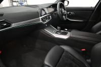 BMW 3シリーズ 320d xDrive ﾂｰﾘﾝｸﾞ Mｽﾎﾟｰﾂ　1ｵｰﾅｰ ACC ﾌﾞﾗｯｸﾊｰﾌﾚｻﾞｰ 純正HDDﾅﾋﾞ CarPlay 360ｶﾒﾗ 18ｲﾝﾁAW 自動ﾄﾗﾝｸ ﾜｲﾔﾚｽﾁｬｰｼﾞ　2年保証付